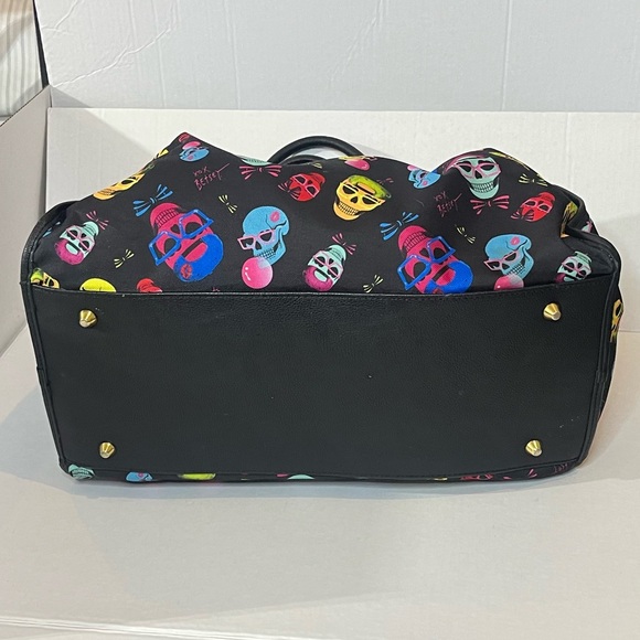 Betsey Johnson Skull Print Duffle Bag - Picture 4 of 10